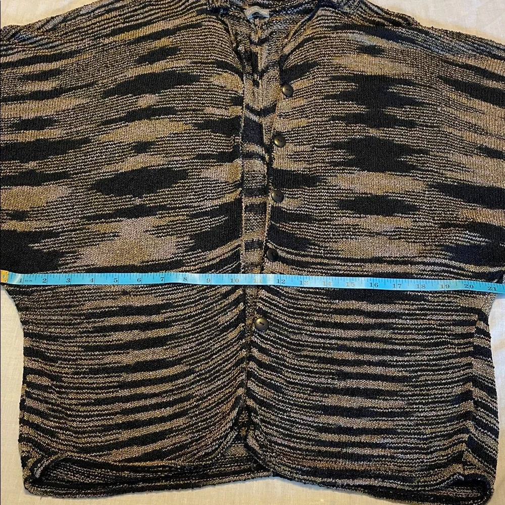 Stylish Black and Gray Button Down Shirt or Cardigan - Picture 7 of 10